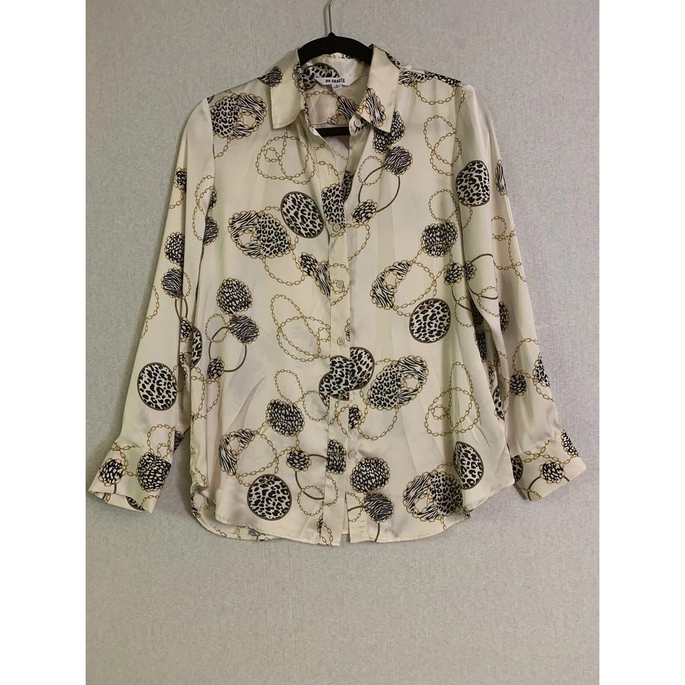BB Dakota Button Up Shirt Womens Small Cream Leopard Zebra Chain Print Mob Wife
